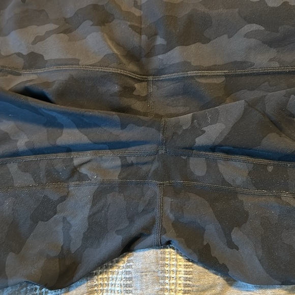 Lululemon align black bike shorts size 18 - Picture 3 of 3